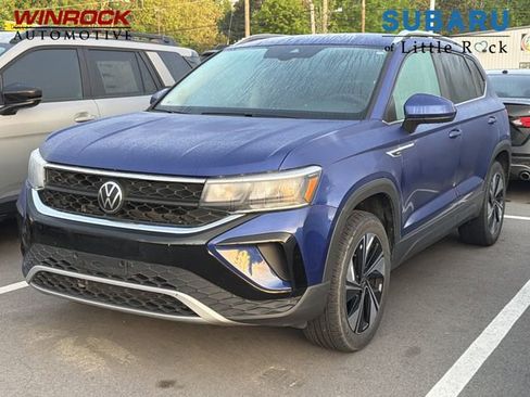 Used 2023 Volkswagen Taos SE image 1