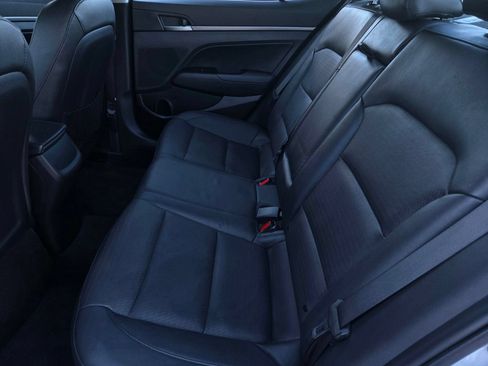 Used 2017 Hyundai Elantra Limited FWD image 9