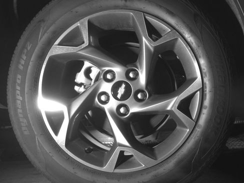 Used 2025 Chevrolet Trax LT FWD image 15