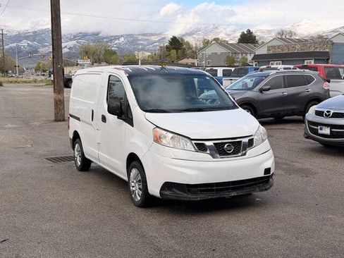 Used 2019 Nissan NV200 SV w/ Navigation Package FWD image 2