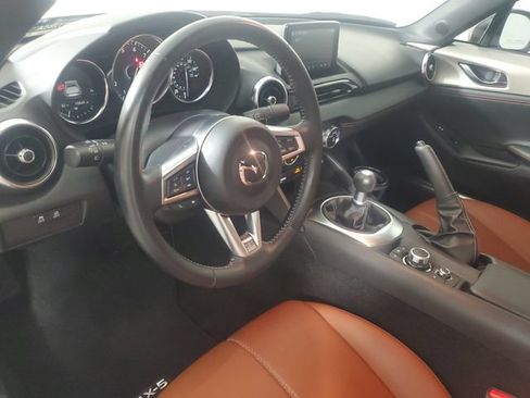 Used 2023 MAZDA MX-5 Miata Grand Touring w/ Weather Package RWD image 17