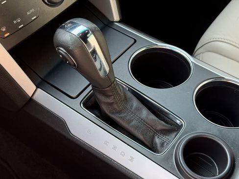 Used 2013 Ford Explorer XLT image 21