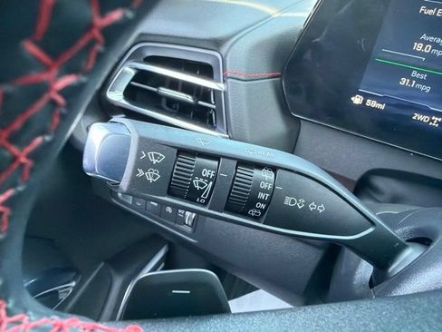 Used 2025 Chevrolet Traverse RS AWD/4WD image 25