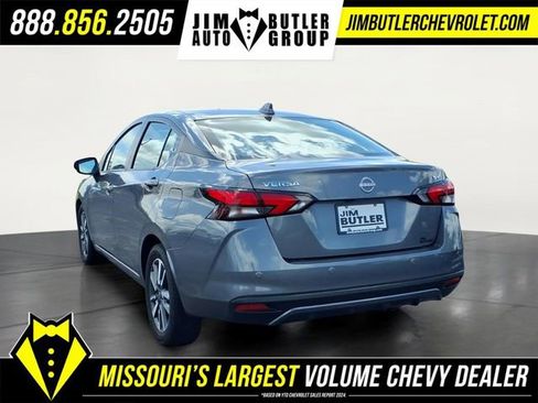 Used 2024 Nissan Versa SV FWD image 2
