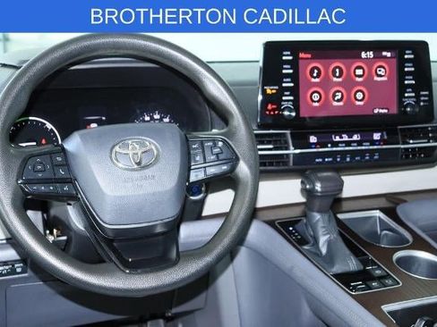 Used 2022 Toyota Sienna LE FWD image 19