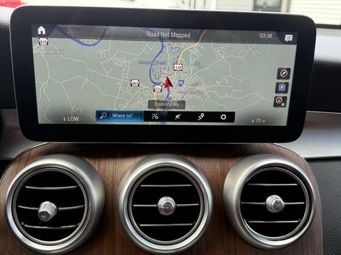 Used 2022 Mercedes-Benz GLC 300 4MATIC image 8