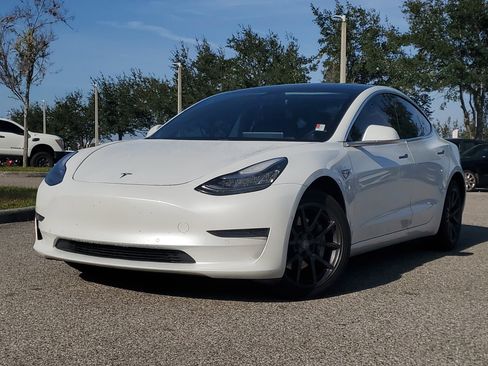 Used 2020 Tesla Model 3 Standard Range image 33