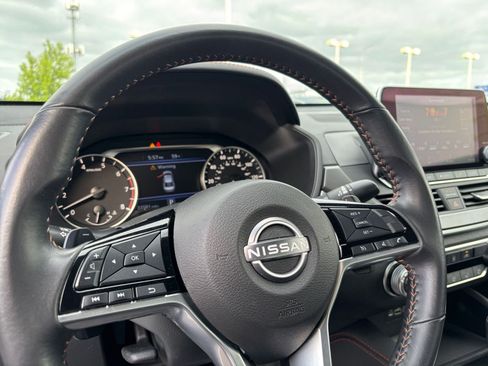 Used 2025 Nissan Altima 2.5 SR FWD image 28