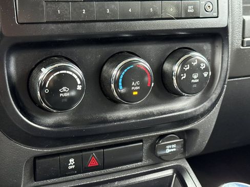 Used 2016 Jeep Patriot Sport image 16