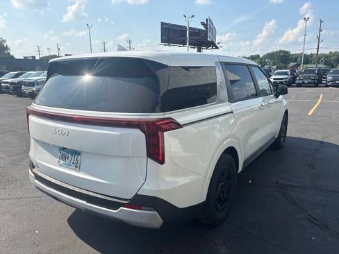 Used 2025 Kia Carnival LX FWD image 11