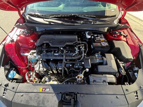 Used 2025 Kia K4 LXS image 32