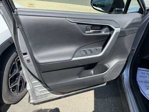 Used 2020 Toyota RAV4 XSE w/ XSE Grade Weather Package AWD/4WD image 19