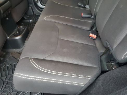 Used 2018 Jeep Wrangler Unlimited Sahara AWD/4WD image 25