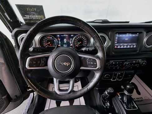 Used 2019 Jeep Wrangler Unlimited Sahara w/ Dual Top Group AWD/4WD image 11