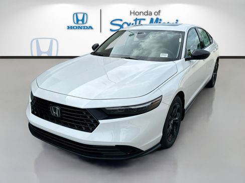 New 2025 Honda Accord SE image 3