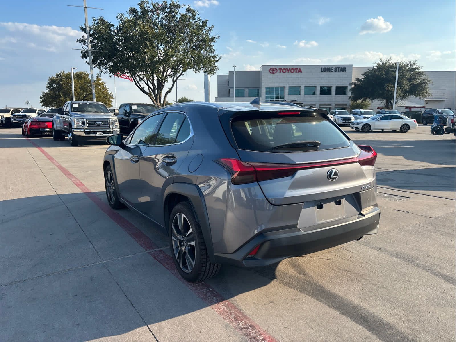 Used 2019 Lexus UX 200 w/ Accessory Package FWD image 4