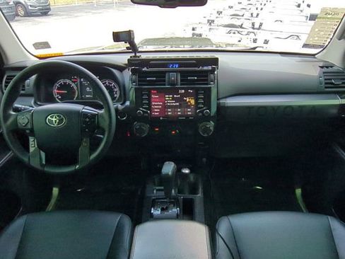 Used 2022 Toyota 4Runner TRD Off-Road Premium AWD/4WD image 15