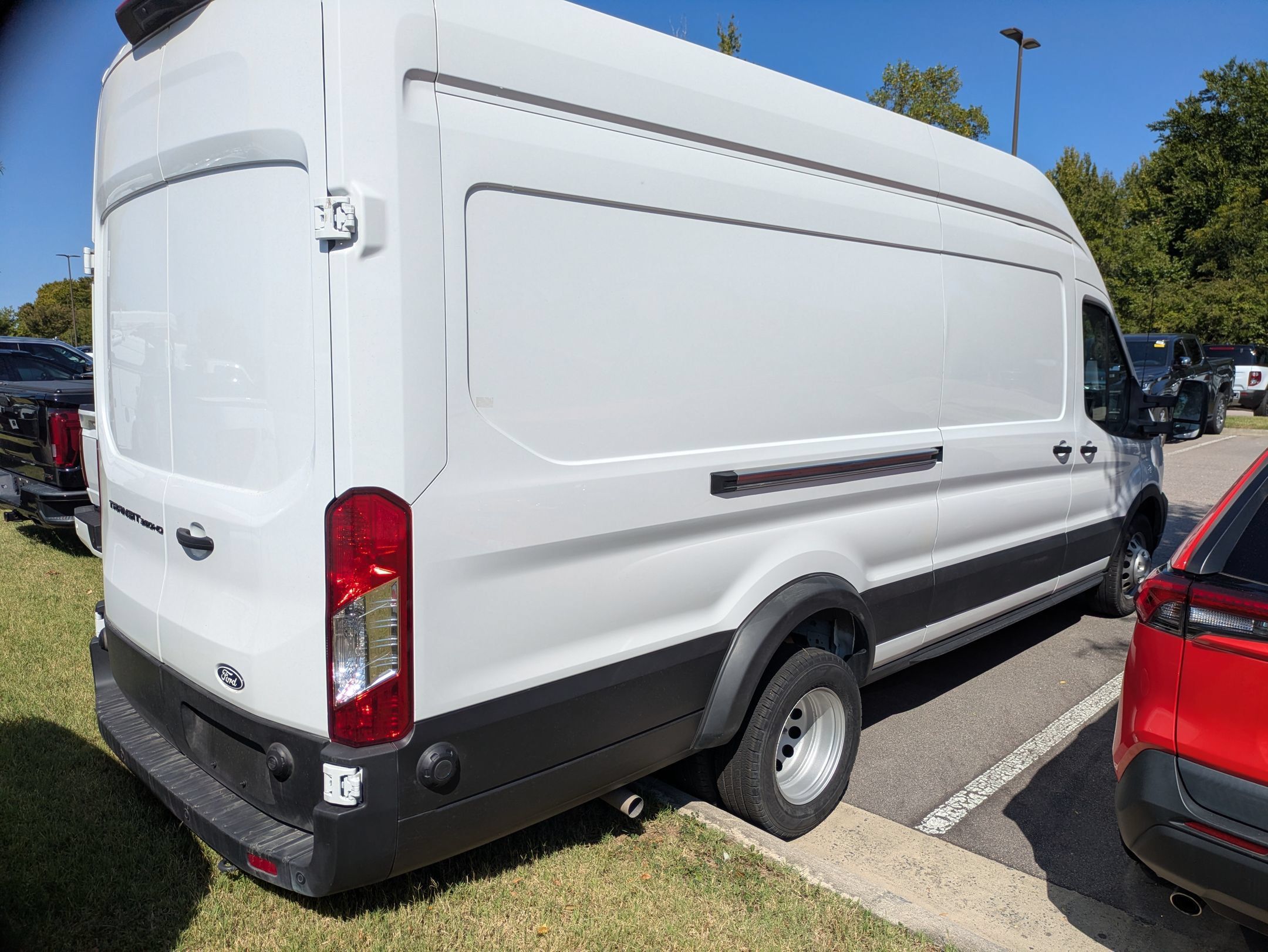 Used 2026 Ford Transit 350 148 High Roof Extended DRW RWD image 4