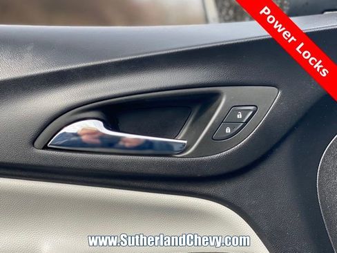 Used 2022 Chevrolet Equinox LS image 12