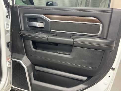 Used 2023 RAM 2500 Laramie AWD/4WD image 16
