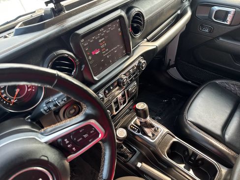 Used 2022 Jeep Wrangler Unlimited Sahara AWD/4WD image 21