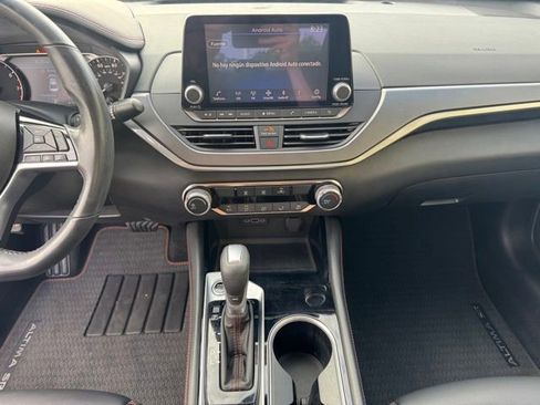 Used 2024 Nissan Altima 2.5 SR FWD image 17