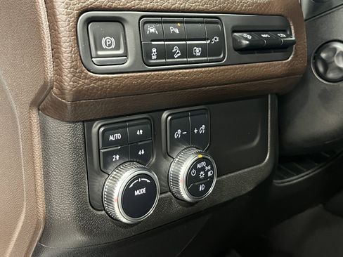 Certified 2022 GMC Yukon Denali AWD/4WD image 13