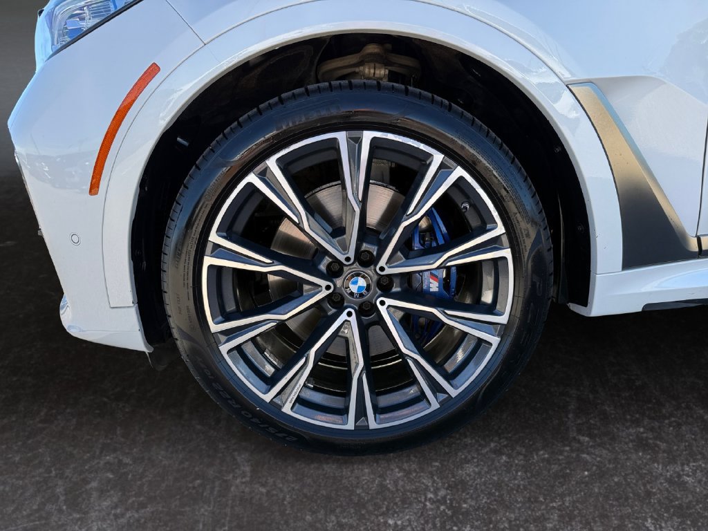 Used 2022 BMW X7 M50i AWD/4WD image 9