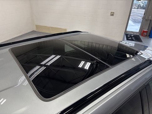 Used 2024 Chevrolet Blazer RS w/ Enhanced Convenience Package image 9