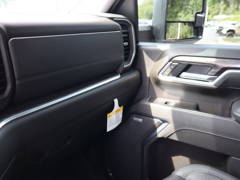 Used 2026 Chevrolet Silverado 2500 LTZ w/ LTZ Plus Package AWD/4WD image 47