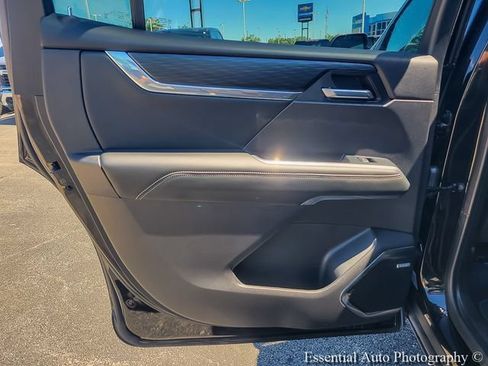 Used 2025 GMC Acadia Elevation AWD/4WD image 19