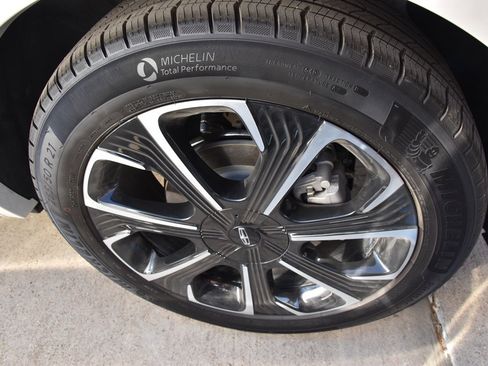 Certified 2026 Lincoln Nautilus Reserve image 11