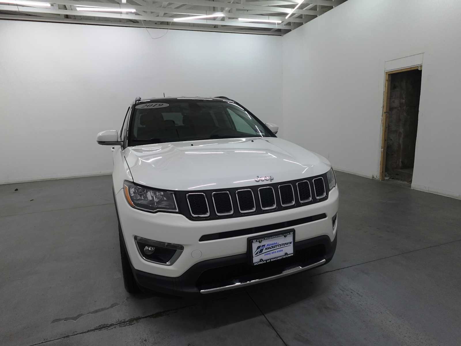Used 2019 Jeep Compass Limited AWD/4WD image 3