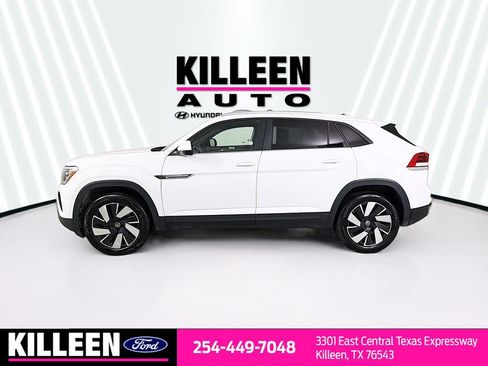 Used 2025 Volkswagen Atlas Cross Sport SE image 4