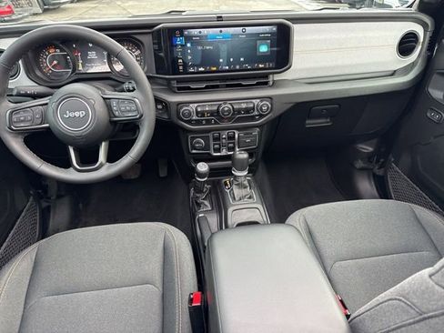 Used 2025 Jeep Wrangler Sport S image 5