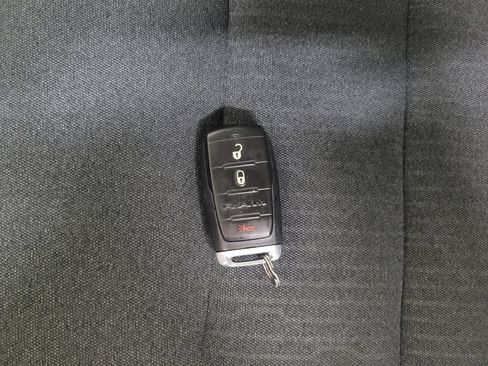 Used 2020 RAM 1500 Tradesman AWD/4WD image 32