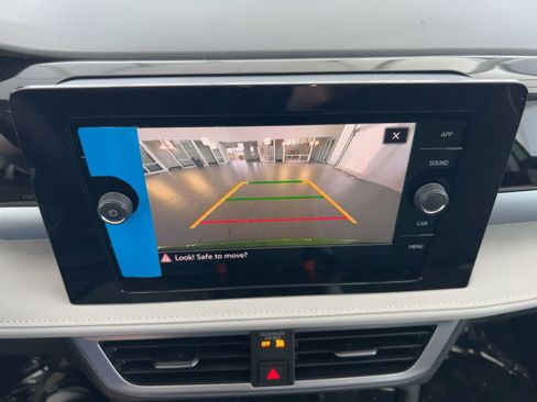 New 2026 Volkswagen Taos SE image 23