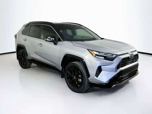 Used 2025 Toyota RAV4 XSE AWD/4WD image 24