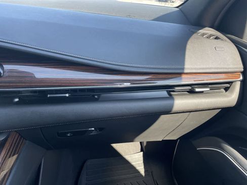 Used 2021 Cadillac Escalade ESV Premium Luxury w/ Performance Package image 16