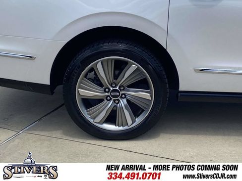 Used 2018 Lincoln Navigator L Reserve w/ Technology Package AWD/4WD image 44