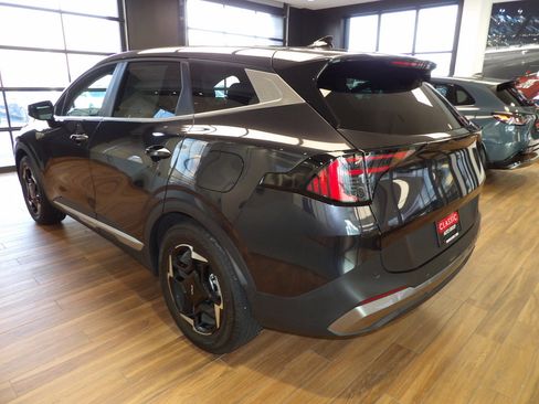 Used 2026 Kia Sportage EX image 8