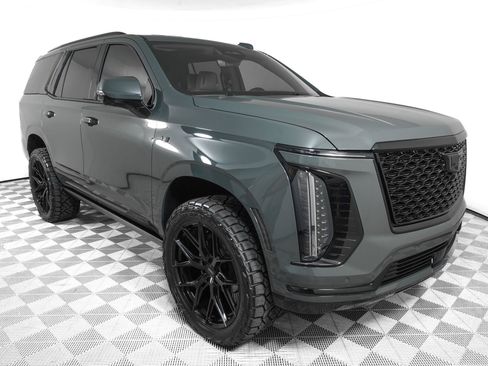 Used 2026 Cadillac Escalade Luxury w/ Touring Package AWD/4WD image 2