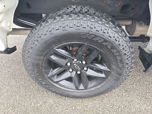 Used 2019 Chevrolet Silverado 1500 LT Trail Boss AWD/4WD image 10