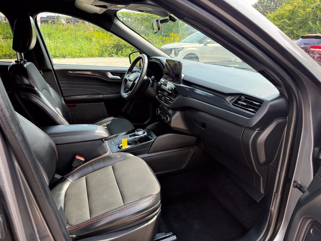 Used 2023 Ford Escape ST-Line AWD/4WD image 25