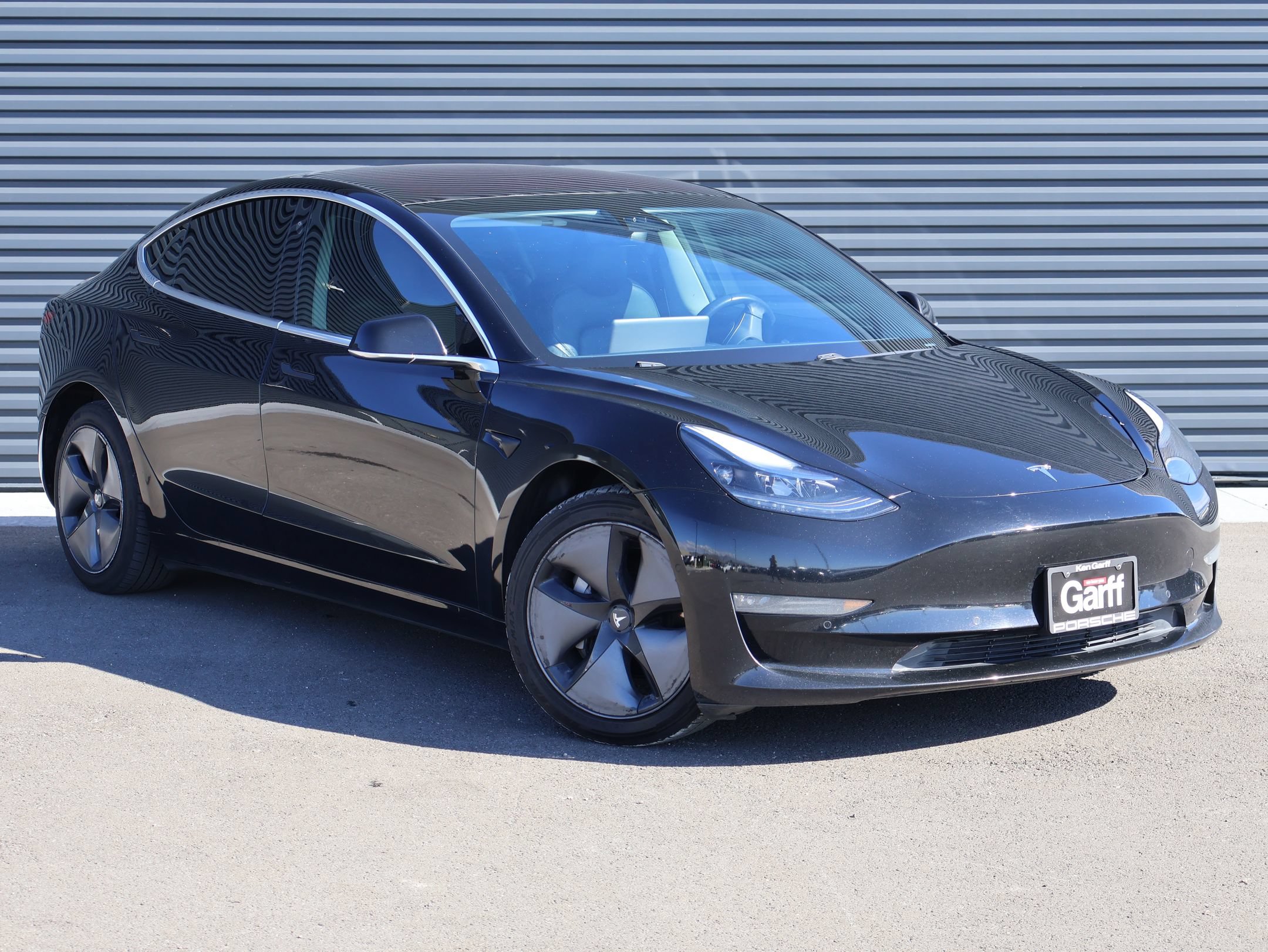 Used 2019 Tesla Model 3 Mid Range RWD image 3