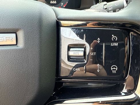 Certified 2025 Land Rover Range Rover Evoque S image 28