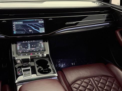 Used 2021 Audi SQ7 Premium Plus w/ Driver Assistance Package image 32