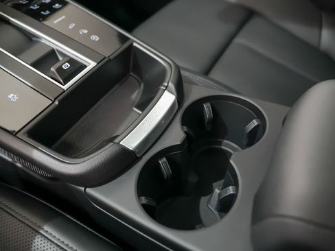 New 2026 Porsche Macan image 34