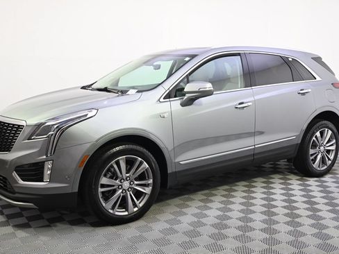 Used 2023 Cadillac XT5 Premium Luxury w/ Technology Package AWD/4WD image 2