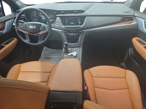 Used 2026 Cadillac XT5 Premium Luxury w/ Driver Assist Package AWD/4WD image 9
